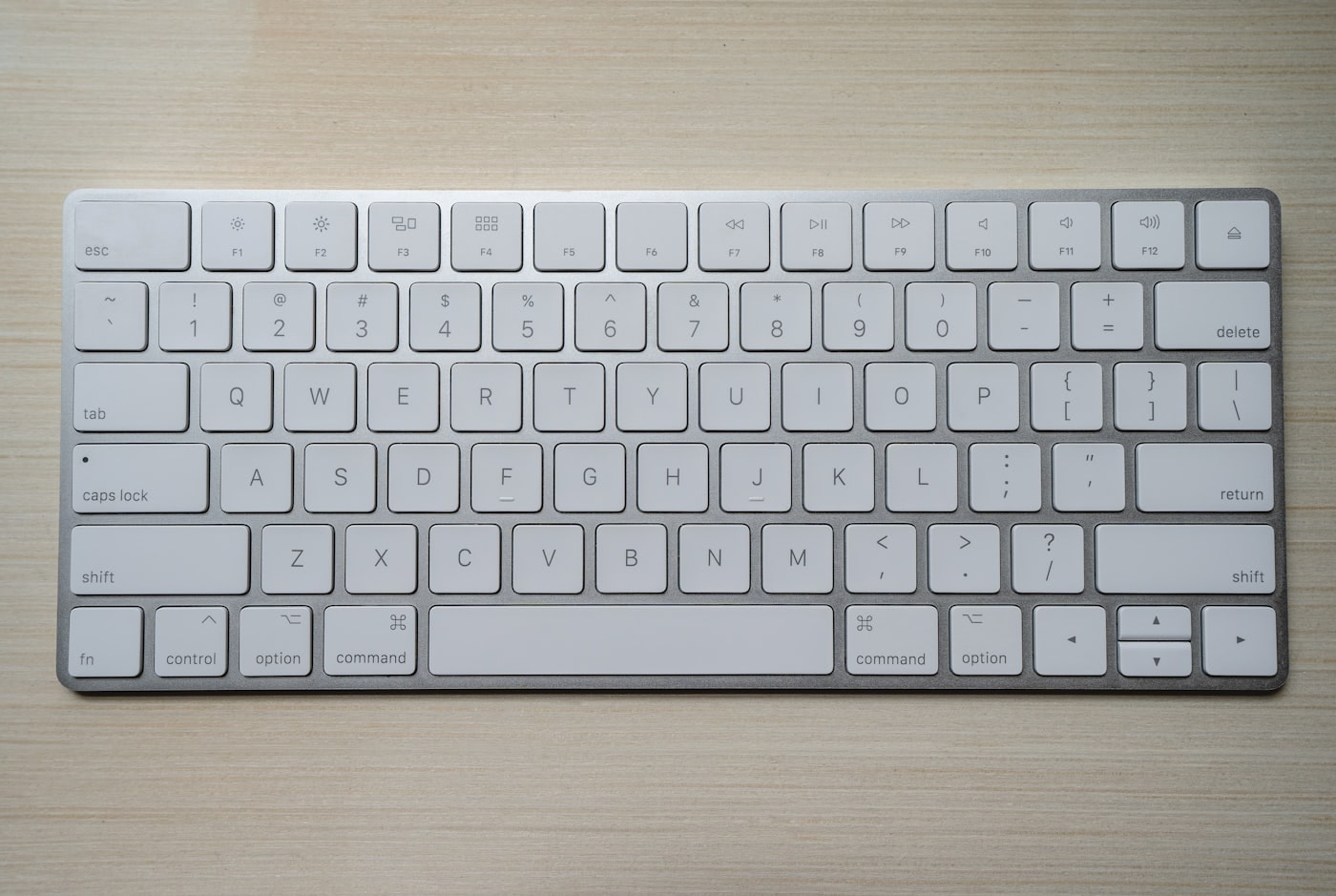 NX-87 mechanical keyboard in frost